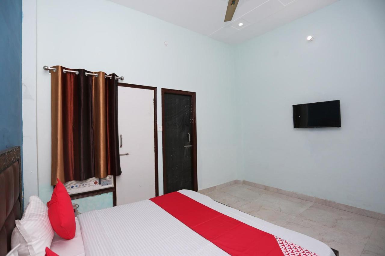 Chhata فندق أو واي أو 29517 بارسانا بالاس المظهر الخارجي الصورة
