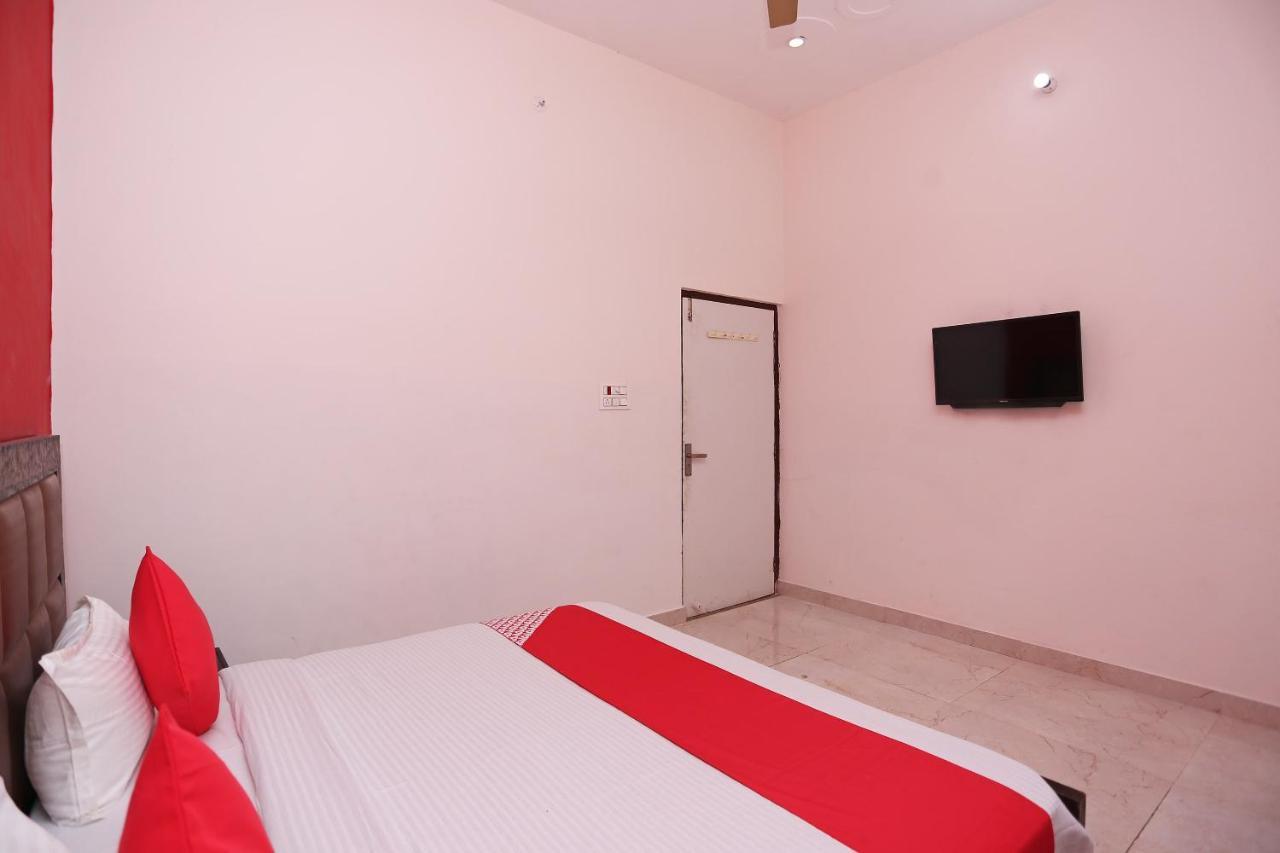 Chhata فندق أو واي أو 29517 بارسانا بالاس المظهر الخارجي الصورة